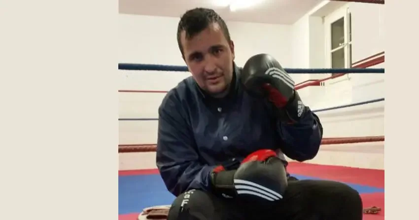 Боксёр Агрон Дзила