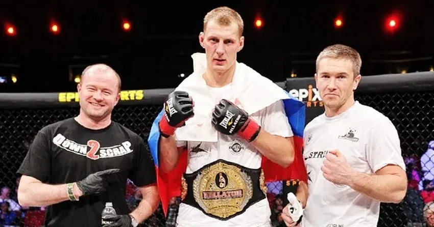 Чемпион мира по версии Bellator MMA Александр Волков