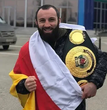 Асланбек Козаев