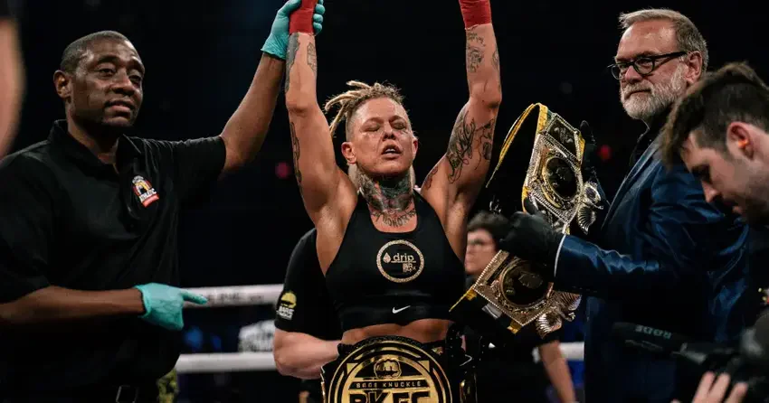 Чемпионка мира по версии BKFC Women Кристин Фереа