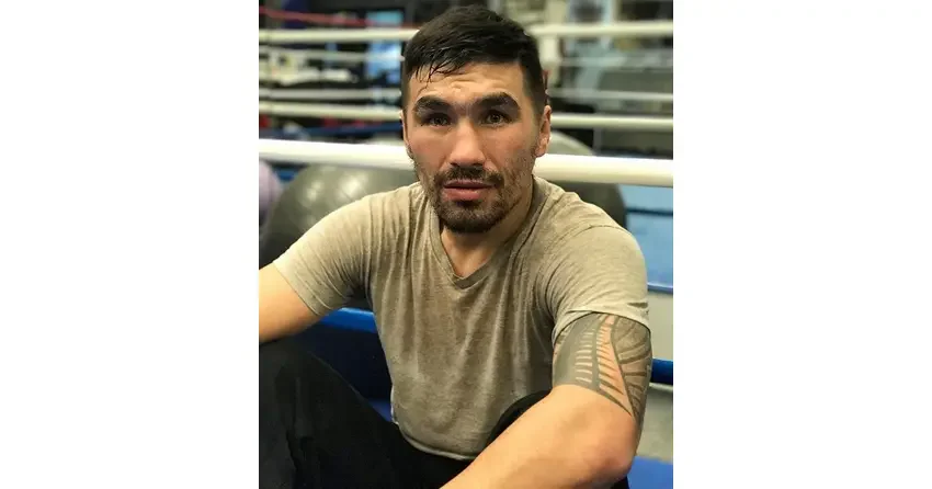 Боксёр Денис Шафиков