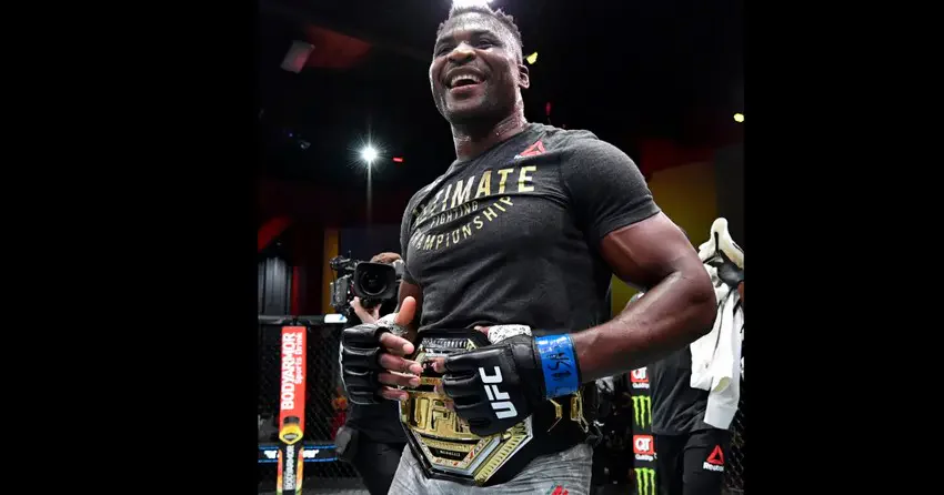 Чемпион мира по версии UFC Франсис Нганну