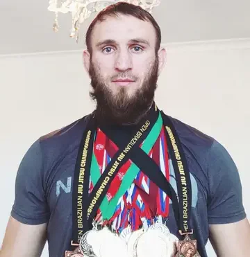 Последний соперник Ильяс Якубов
