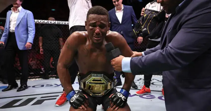Чемпион мира по версии UFC Джамахал Хилл