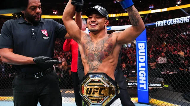 Чемпион мира по версии UFC Джошуа Ван
