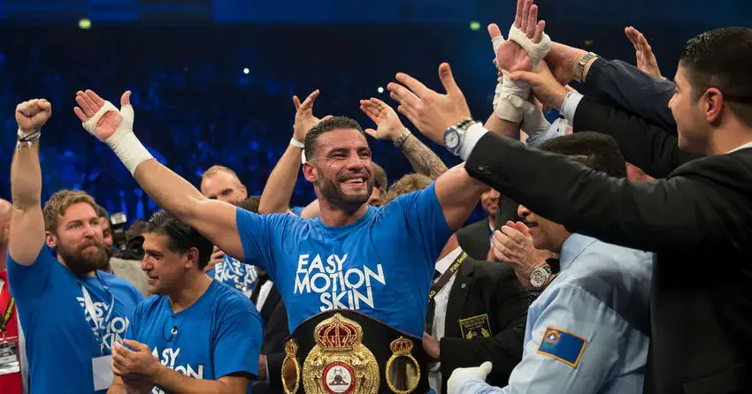 Чемпион мира по версии WBA Махмуд Чарр