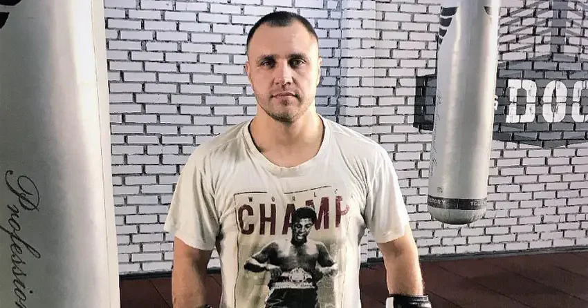 Боксёр Максим Бурсак