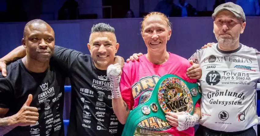 Чемпион мира по версии WBC Female  Патриция Бергхульт