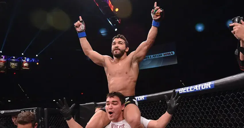 Чемпион мира по версии Bellator MMA Патрисио Питбуль